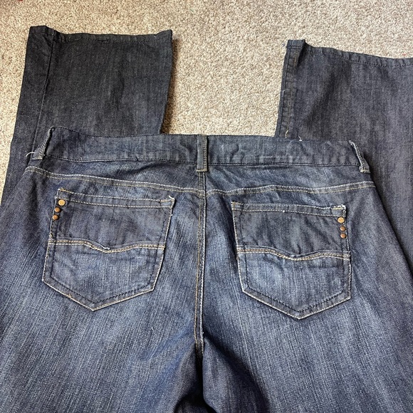 Jessi L mid rise, relaxed fit boot, cut jeans with stretch size 18 long - Picture 5 of 6